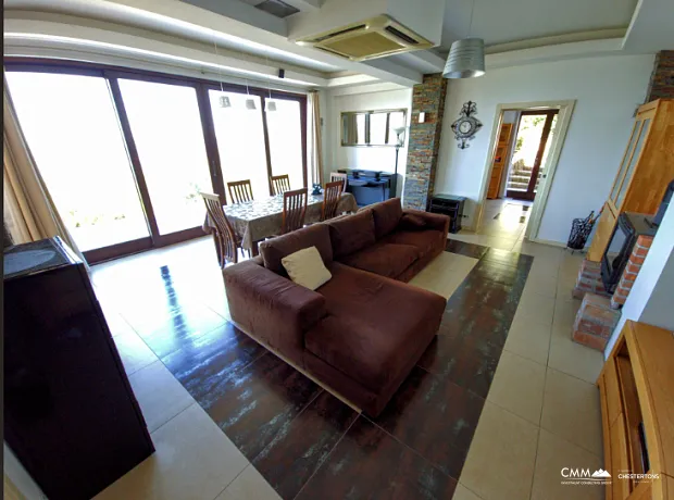 Rustovo'da 5 Yatak Odalı Villa, 392 m²